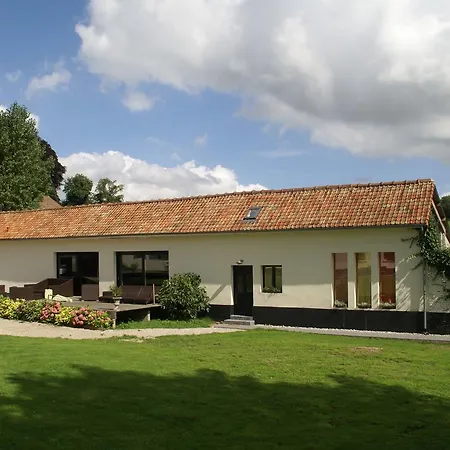 Luxurious Holiday In With Swimming Pool Courset